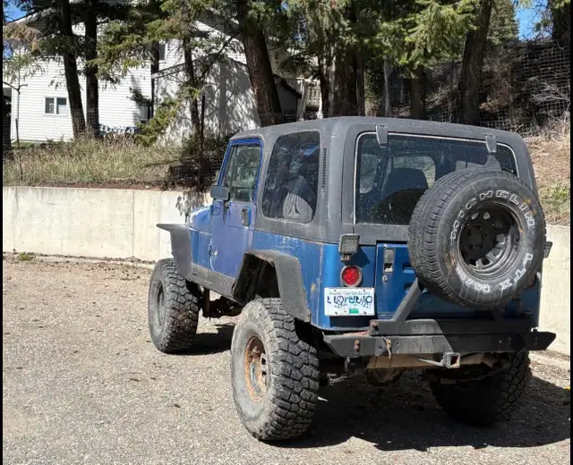 1989 Jeep Wrangler in Cars & Trucks in 100 Mile House - Image 7