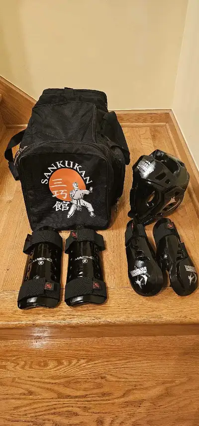 Équipement deTaekwondo/Karaté -- Taekwondo/Karate Equipment, View more