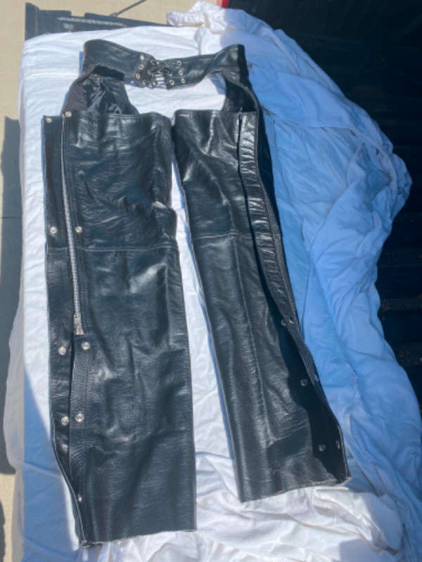 Ladies Leather Chaps in Motorcycle Parts & Accessories in Kitchener / Waterloo - Image 2