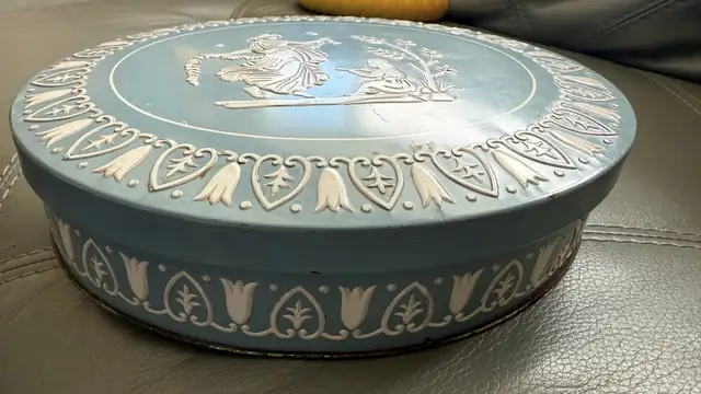 Collectors Tin in Arts & Collectibles in Saskatoon - Image 2
