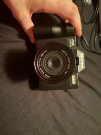 4K Camera (w/kit and a case) 