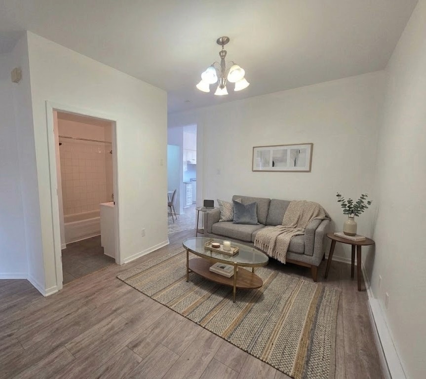 Ground floor-Very nice and clean 4 1/2 apartment-Metro Lasalle — photo 3