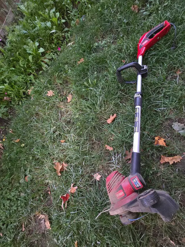 Toro String Trimmer in Lawnmowers & Leaf Blowers in Markham / York Region - Image 3