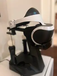Casque VR avec support de charge rapide et jeux, comme neuf!
