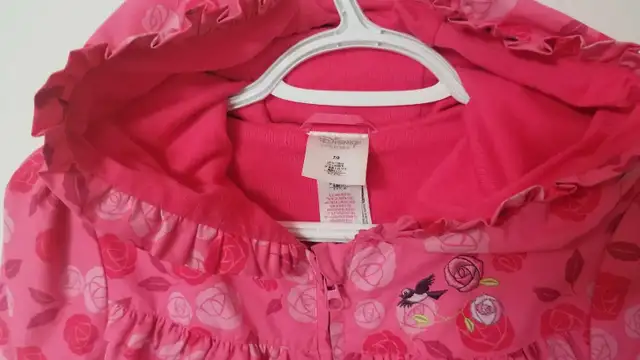 Disney Store Jacket in Kids & Youth in City of Toronto - Image 3