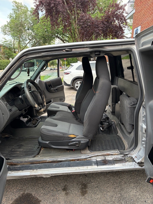 Mazda b4000 extended cab 2004 — photo 4