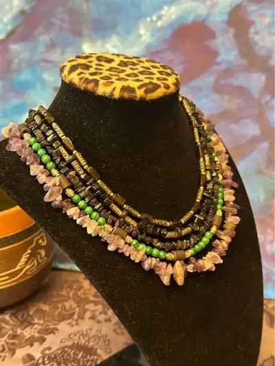 5 colliers vintage en améthyste, malachite, magnétite, hématite, View more