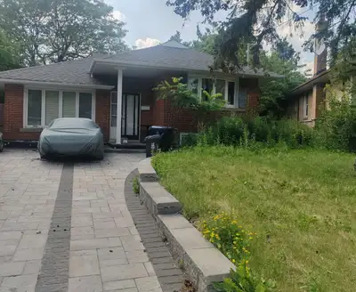 3 Bedroom House for Rent — $3,500/month Located in a quiet, friendly neighbourhood in the Pharmacy/S...