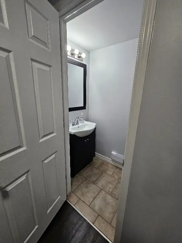 Commercial Retail Warehouse Studio Professional office in Commercial & Office Space for Rent in Kitchener / Waterloo - Image 7