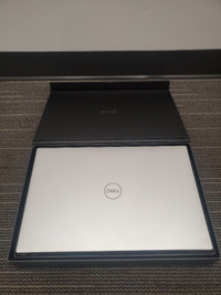 DELL XPS 17 9700 Laptop