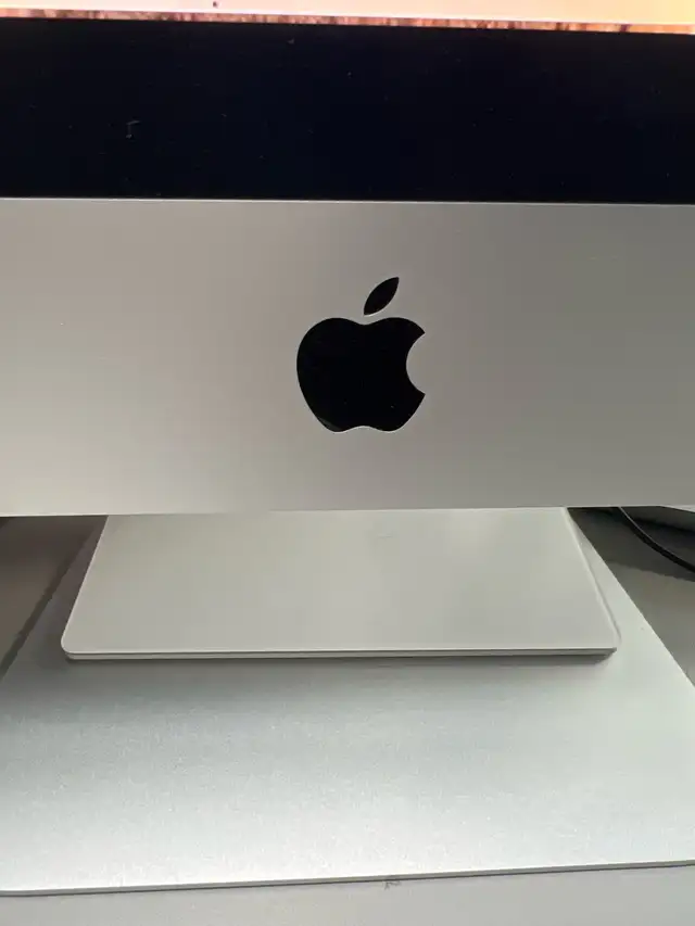 iMac Reyna 5K 27 Inch  in Desktop Computers in City of Toronto - Image 4