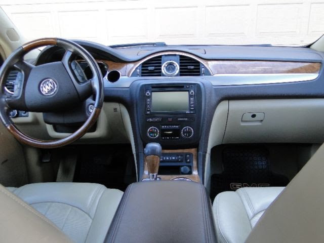 2009 Buick Enclave CXL (AWD) Fully Loaded. in Cars & Trucks in Calgary - Image 3