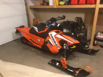 Polaris- One owner snowcheck model. Meticulously maintained, only ever used Polaris VES gold and pre...
