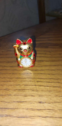 2" Lucky Cat Clock
