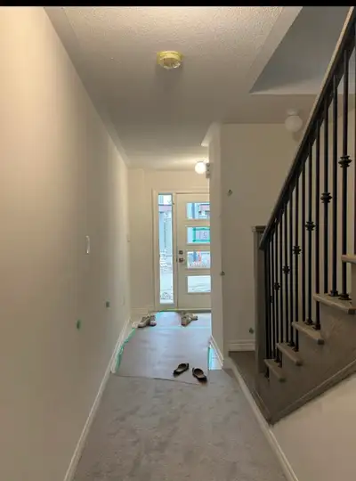 3 bedrooms +1big room Kichen 2.5 washrooms Loundry Big family room 2 parking
