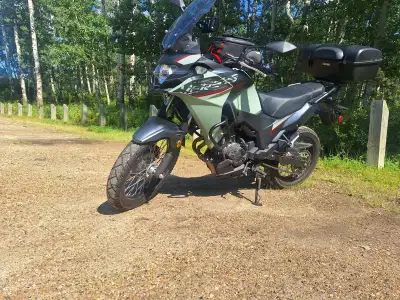 Excellent condition with added features like Seat Concepts comfort seat, SW Motech crash bars and ta...