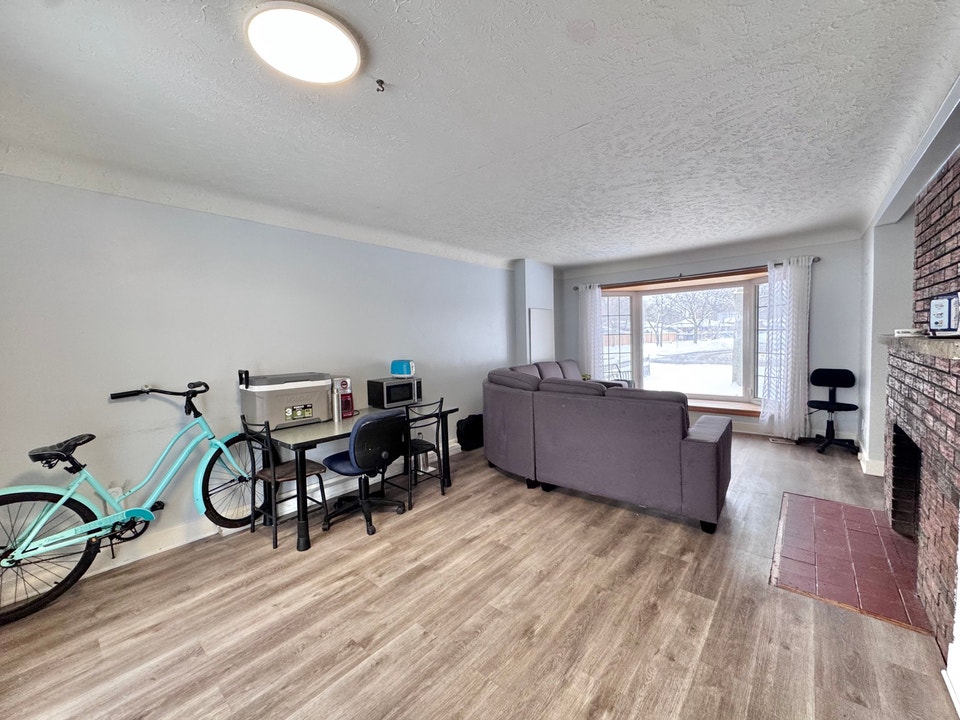 ALL INCLUSIVE PRIVATE ROOM RENTAL FEMALE ONLY - ST CATHERINES 3