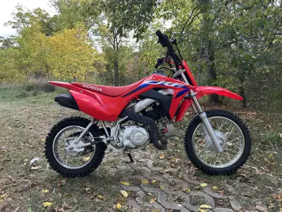 Up for sale is my 2020 CRF110F. Bike is in fantastic shape, only used around the cottage. Comes with...