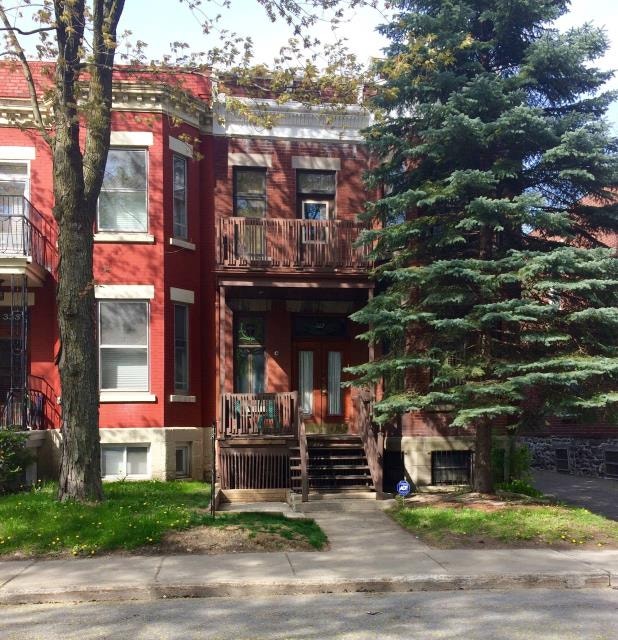 Outremont.  Rare Opportunity.  Semi detached Cottage for Sale — photo 1