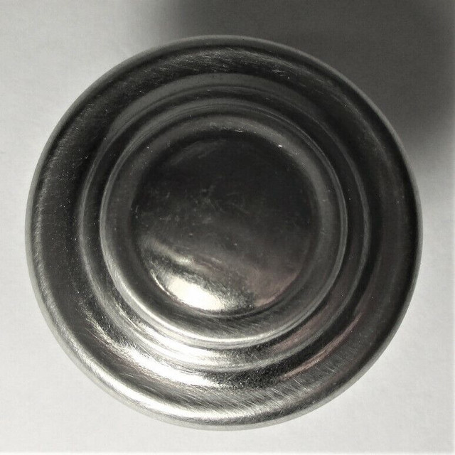 15 Sets Harmon D.1.3" Satin Nickel Oversized Round Cabinet Knob in Cabinets & Countertops in Stratford - Image 4