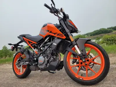 Fresh safety, well maintained and garage stored, awesome city bike, amazing on gas, in great conditi...