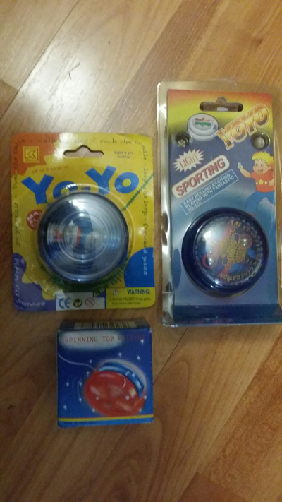 Collection of 3 Vintage Carded YO-YO'S.All 3 Light Up.Not Tested .I do not ship