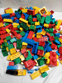 Lego duplo pieces aprox 239 pieces 