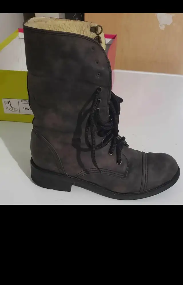 Bottes d'hiver pour femmes in Women's - Shoes in Drummondville - Image 2