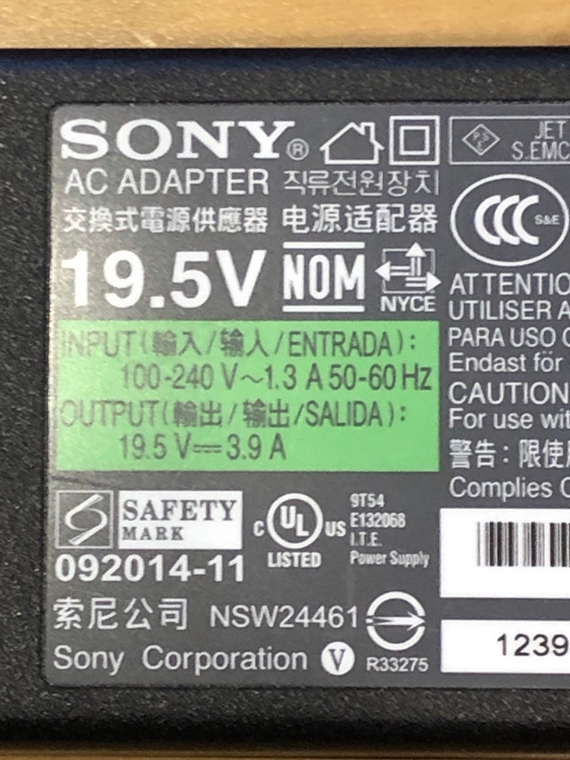 New Genuine Sony AC Adapter Charger VGP-AC19V33 -- 3.9A 19.5V in Laptop Accessories in Markham / York Region