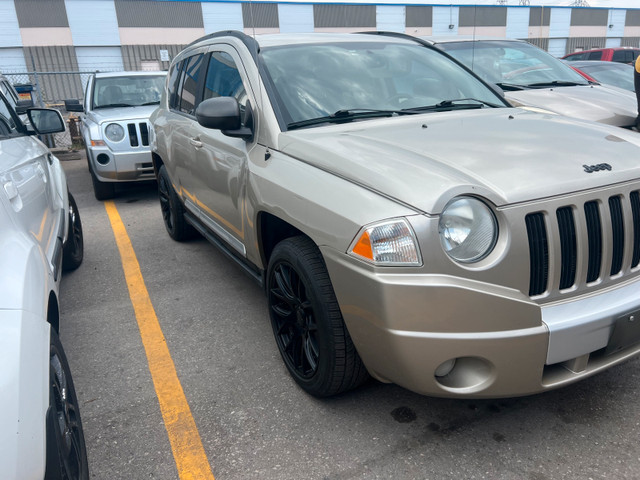 jeep compass in Cars & Trucks in City of Toronto - Image 2
