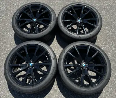Pirelli PZero PZ4 PNCS Summer Tires mounted on original staggered BMW X7 Style 755M 22 inch rims. Go...