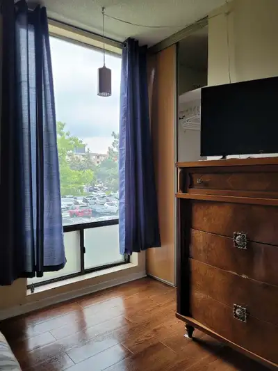ROOMS FOR RENT IN HEART OF PICKERING  -