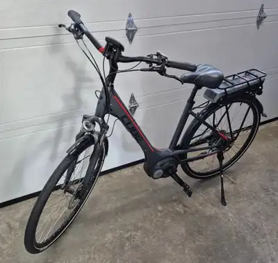 Vélo Électrique Cube Touring Hybrid 400, View more