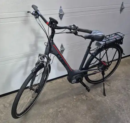 Vélo Électrique Cube Touring Hybrid 400 in eBike in Lévis - Image 2