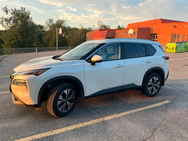Nissan Rogue 2021 in Cars & Trucks in Markham / York Region - Image 4