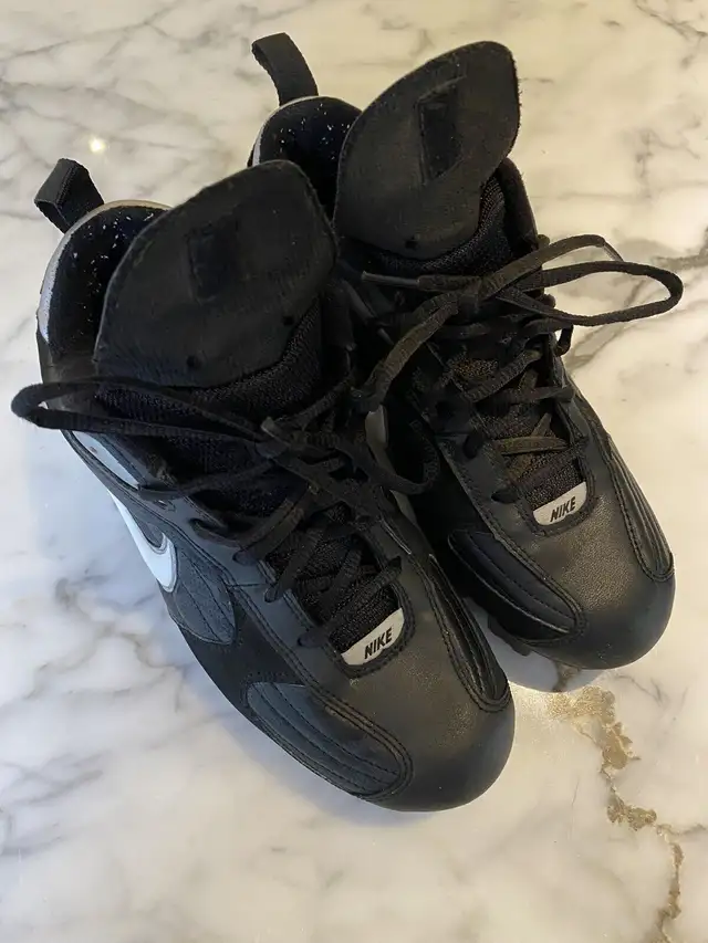 Nike Women’s Rugby,soccer or turf shoes shoes size 7 in Women's - Shoes in Markham / York Region - Image 2