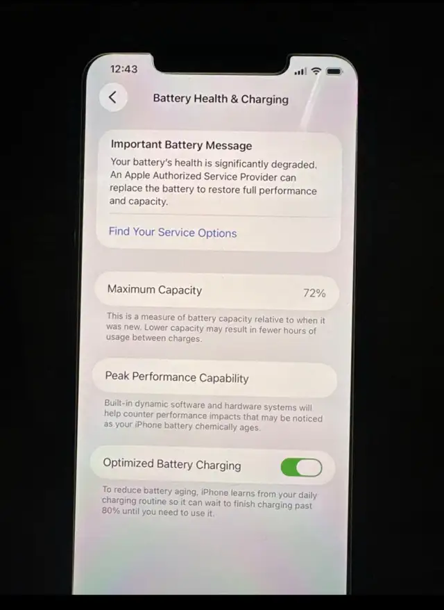 Apple IPhone 11 Pro Max 64 Gb in Cell Phones in Markham / York Region - Image 5