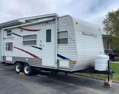 2009 Super Sport by R-Vision 19 ft trailer. Good condition