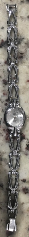 BK Quartz Bracelet Women's Watch (Needs New Batteries)