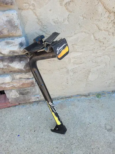 Holds 2 bikes