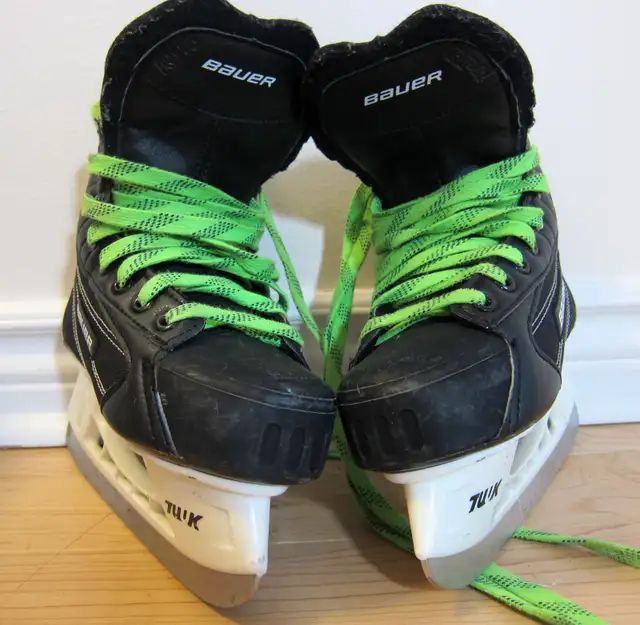 BAUER SKATES FOR KIDS BOY 5 TO 8 YRS OLD SIZE 2 in Hockey in Ottawa - Image 5