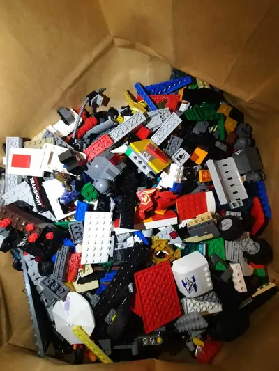 18 lego sets with instructions 9.5 lbs Pick up in Cranston SE