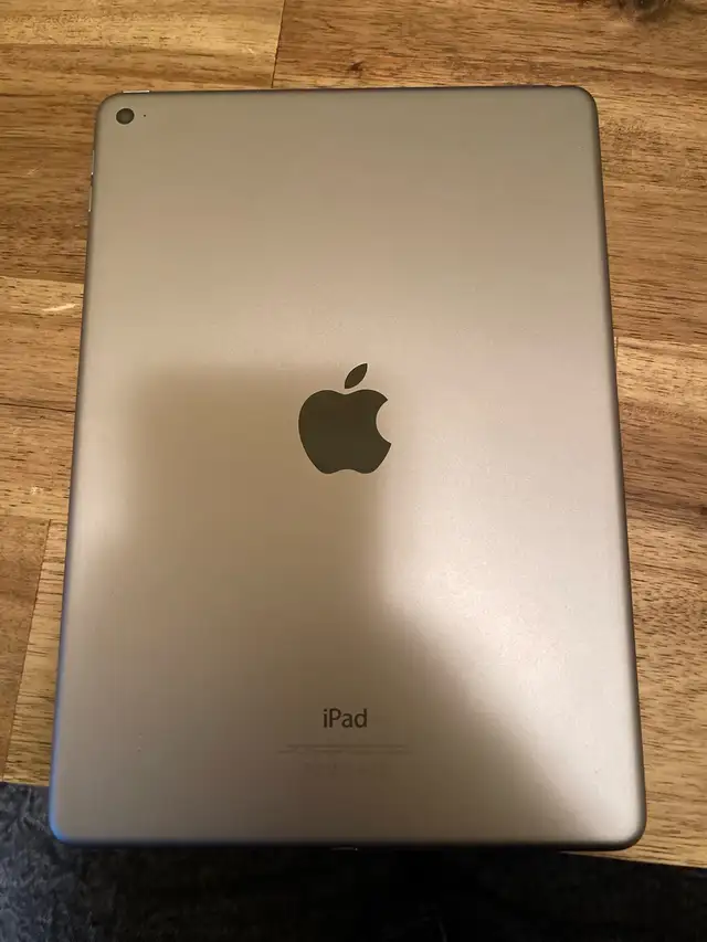 iPad Air2 Locked Good for Parts in iPads & Tablets in Oakville / Halton Region - Image 3