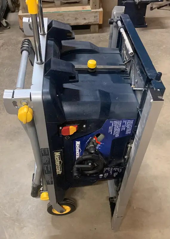 10 inch Mastercraft Table Saw In Excellent Condition in Power Tools in Red Deer - Image 8
