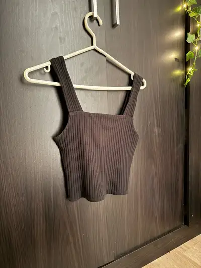Trendy black crop top. Stylish and comfy. Perfect for summer
