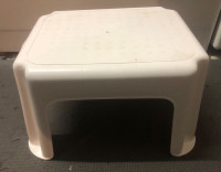 SMALL STEP STOOL