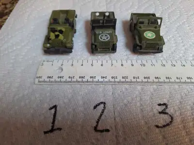 #1 made in China - plastic #2 play art - metal / plastic #3 Lesney made in England - metal / plastic...