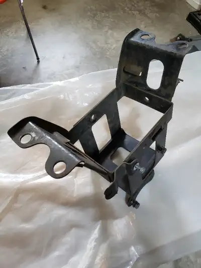 Good shape. All straight. Some light surface rust. Part # 50325 341 700 with bottom rubber pad Part...