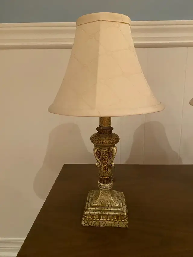 Pair of small lamps in Indoor Lighting & Fans in Oshawa / Durham Region - Image 4