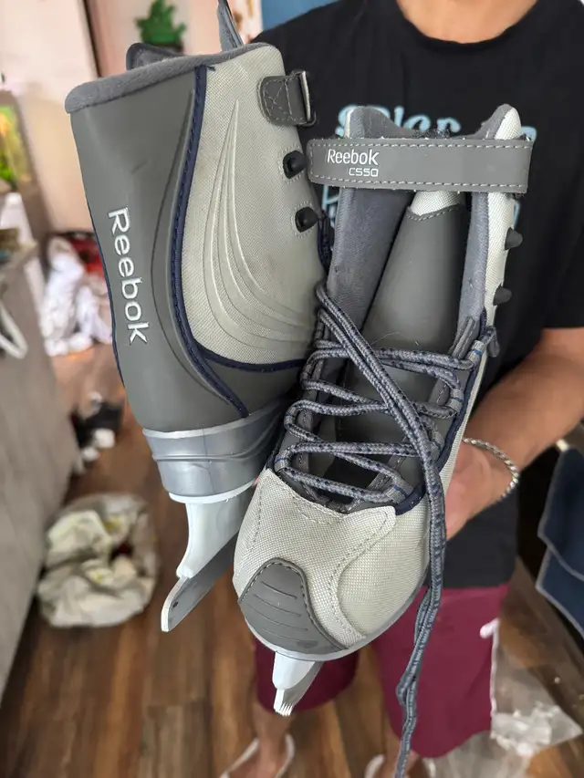 Reebok CSS90 Ice Skates Size 5 in Skates & Blades in City of Toronto - Image 3